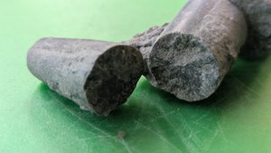 Detail of the break, showing the internal structure.